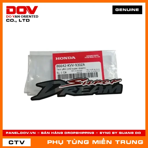 TEM YẾM (CHỮ SUPER DREAM) HONDA CHÍNH HÃNG (MÃ: 86642KVV930ZA) — 86642KVV930ZA