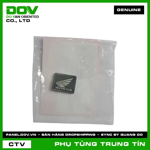 LOGO CÁNH CHIM | 86150-KTJ-C60 | HONDA (AIR BLADE 110, AIR BLADE 125, AIR BLADE 125/150, AIR BLADE 125/160, BLADE 110, CB300R, CB350 H'NESS, ICON E, MSX 125, PCX, PCX 125, PCX 125/150, PCX 160, SH MODE, VARIO 160, VISION 110, WINNER X) — 86150KTJC60