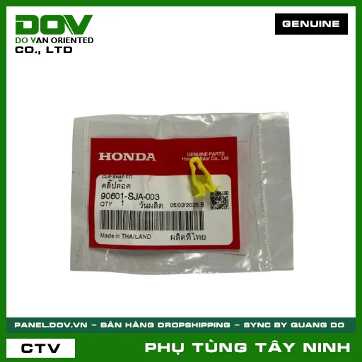 KẸP NẮP SAU TAY LÁI — 90601SJA003