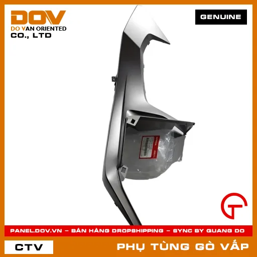 TẤM ỐP YẾM TRÁI *NHB18M* MÃ PHỤ TÙNG 64420K66V00ZB — 64420K66V00ZB